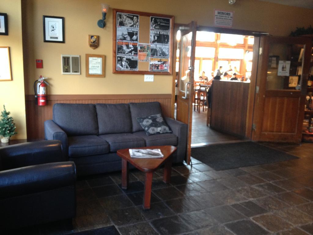 Howe Sound Inn & Brewing Company สความิช ภายนอก รูปภาพ