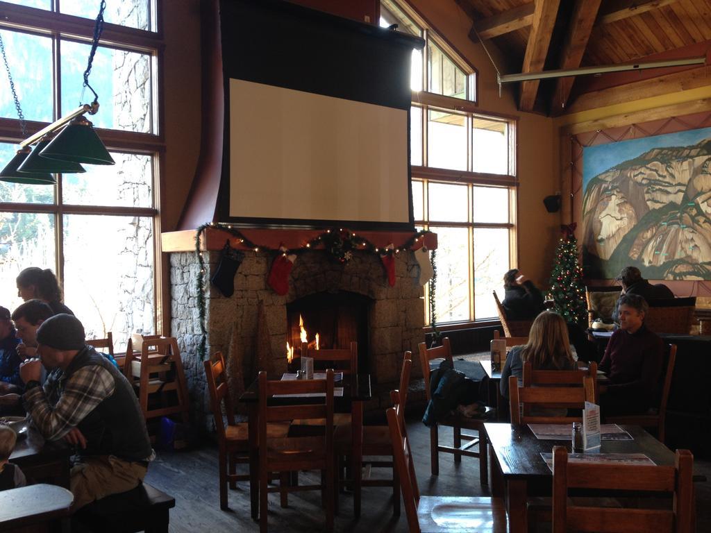 Howe Sound Inn & Brewing Company สความิช ภายนอก รูปภาพ