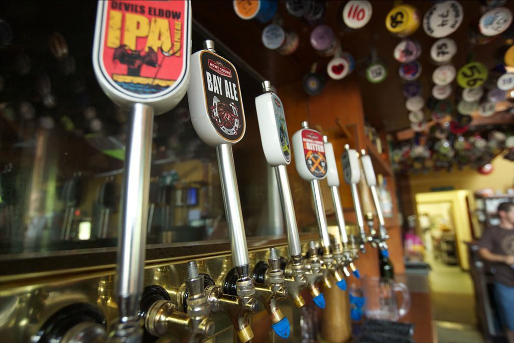Howe Sound Inn & Brewing Company สความิช ภายนอก รูปภาพ