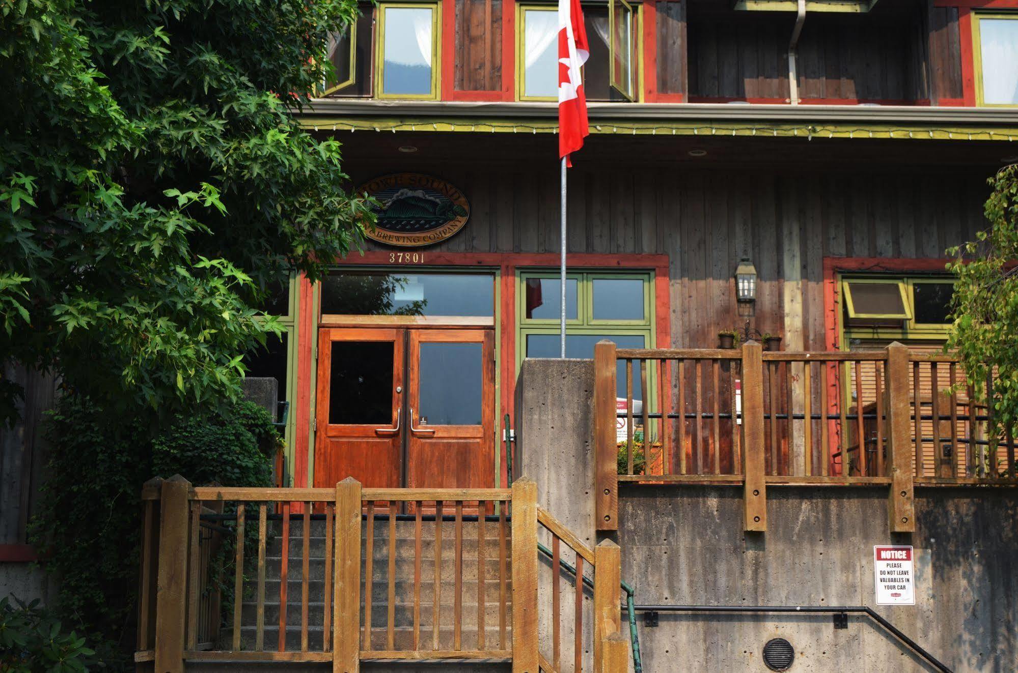 Howe Sound Inn & Brewing Company สความิช ภายนอก รูปภาพ