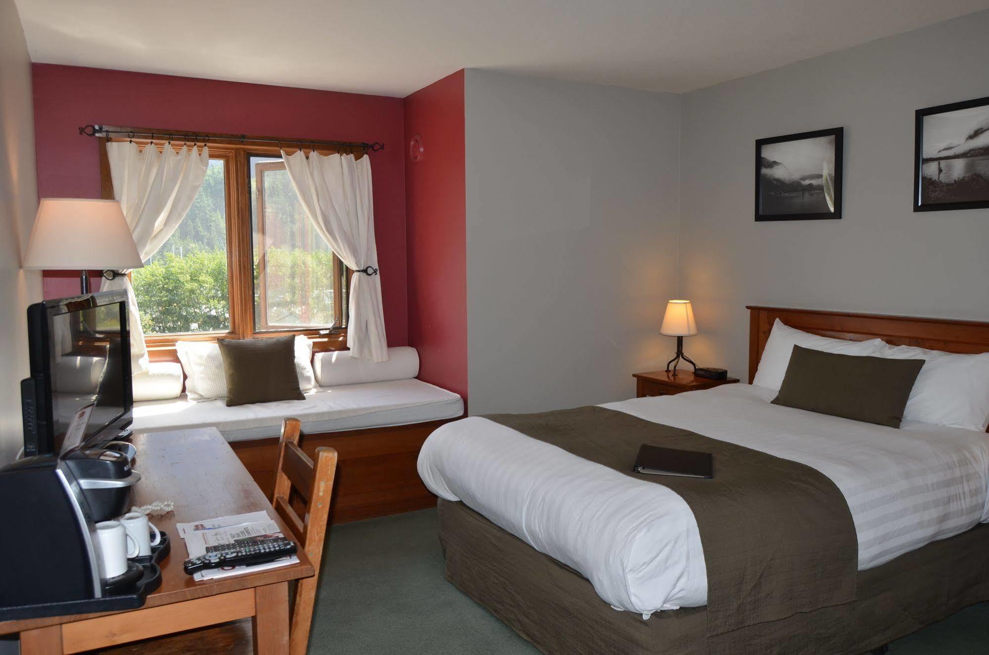 Howe Sound Inn & Brewing Company สความิช ภายนอก รูปภาพ
