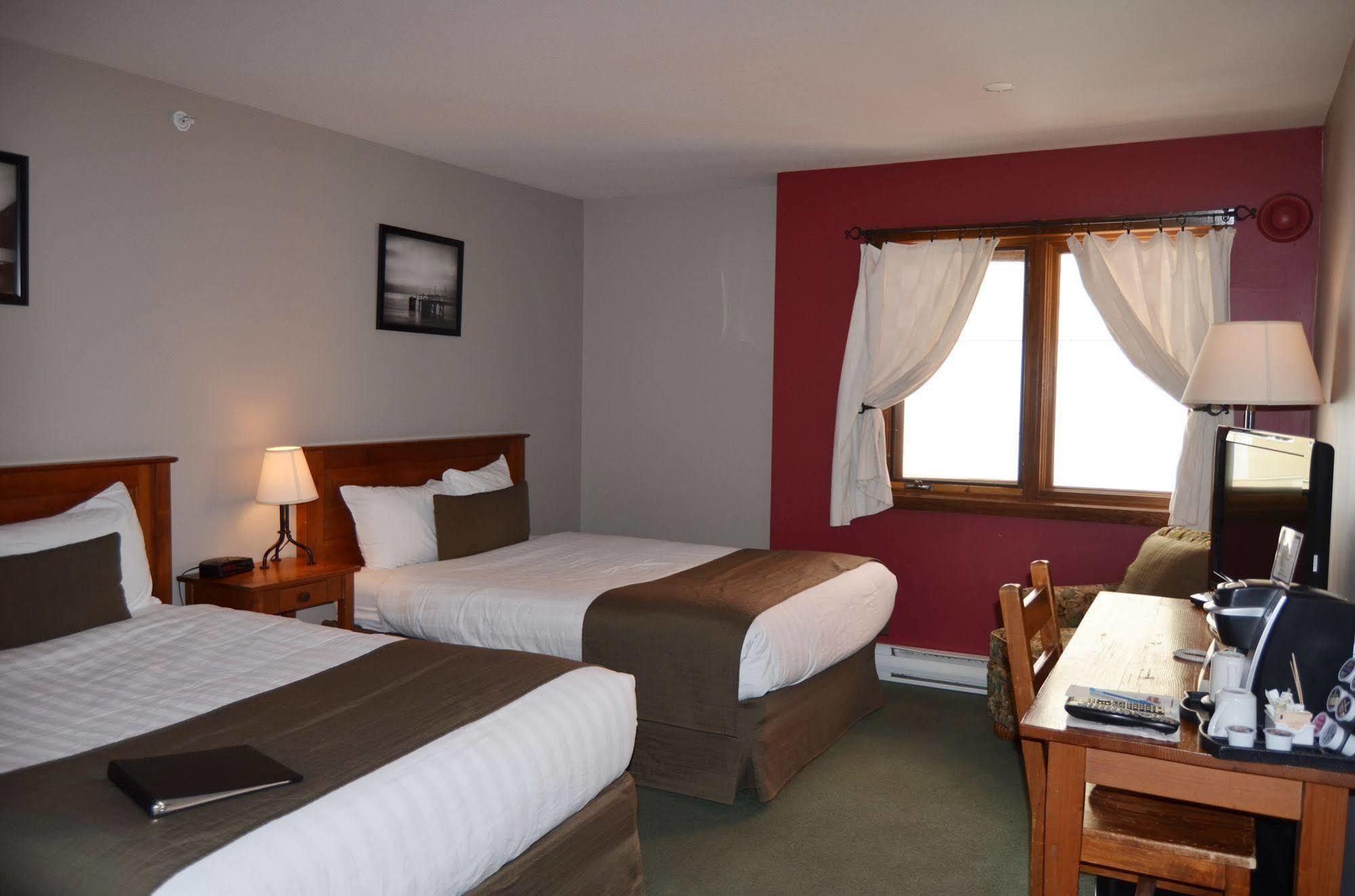 Howe Sound Inn & Brewing Company สความิช ภายนอก รูปภาพ