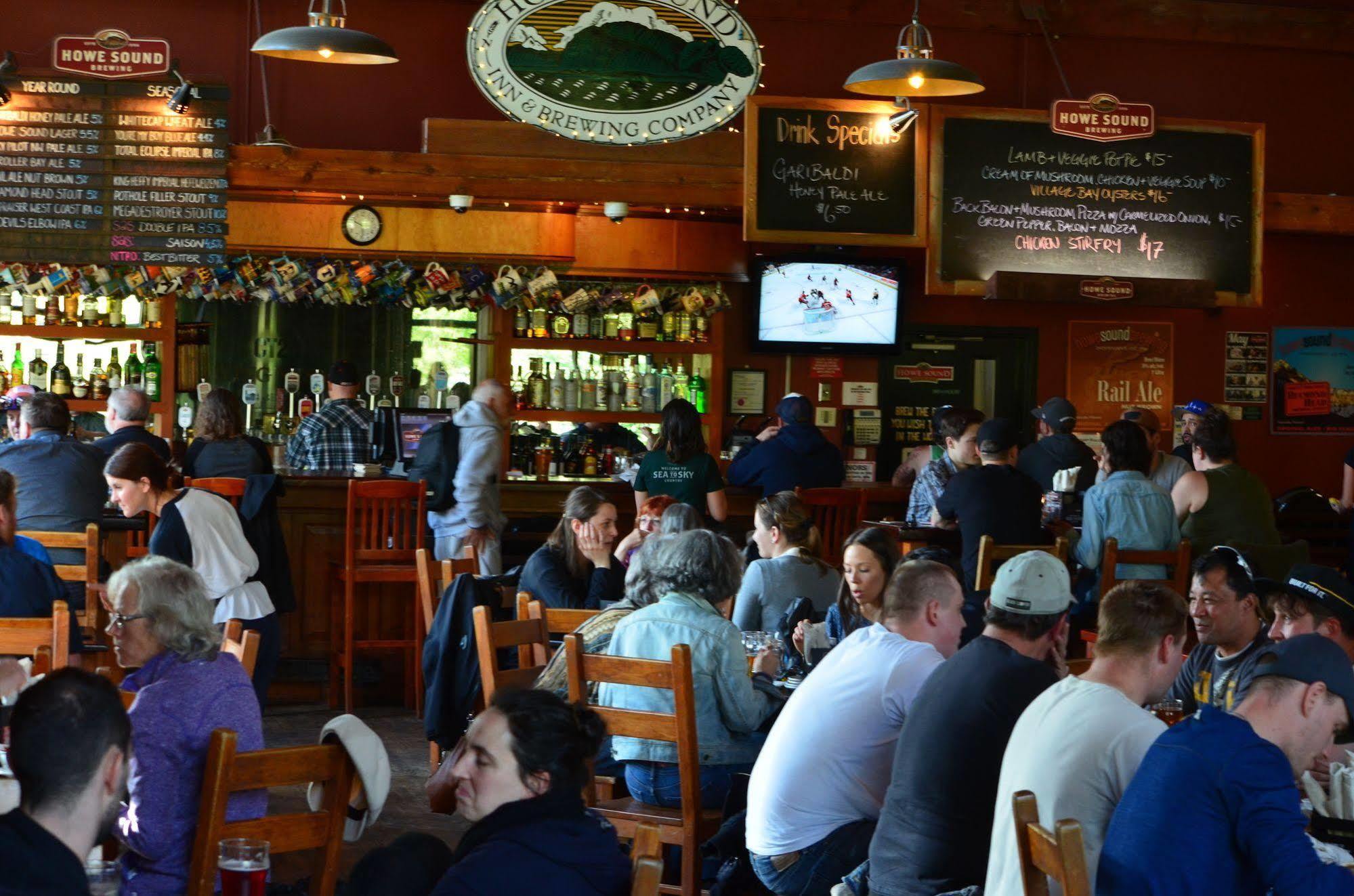 Howe Sound Inn & Brewing Company สความิช ภายนอก รูปภาพ
